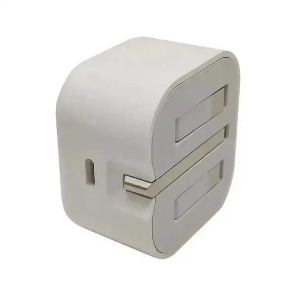 PD20W Wall Charger with UK foldable plug - Image 2